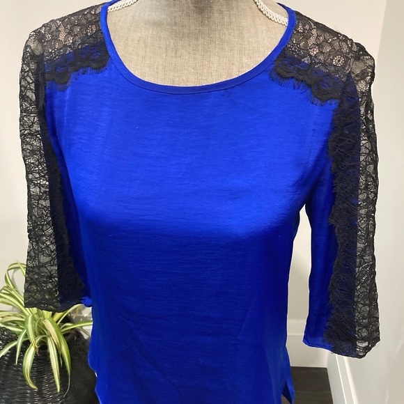 BCBG l Blue Black Blouse l Size 4 - Picture 2 of 7